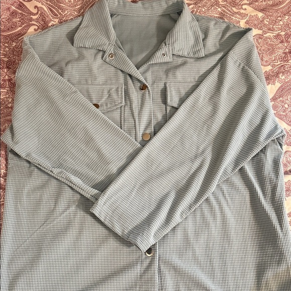 Emery Rose Tops - Women's Blue Button Down Shirt​